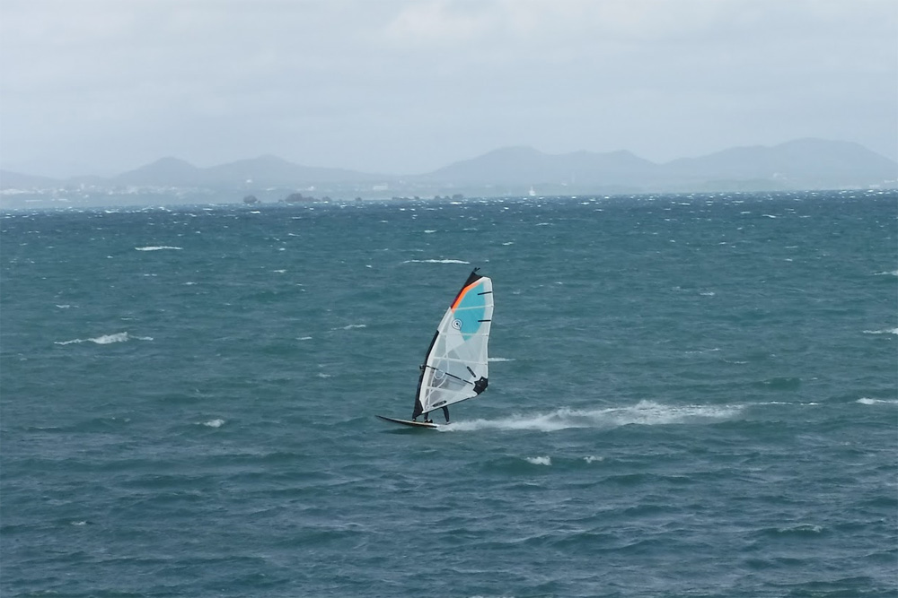 ウインドサーフィン